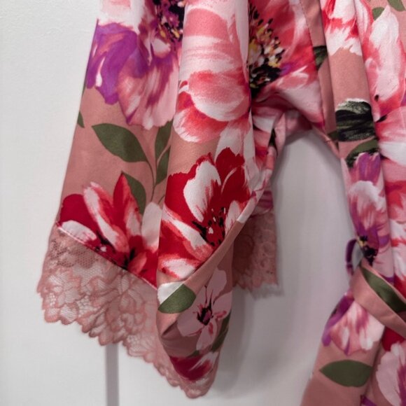 Pink and Green Floral Robe - Picture 3 of 3
